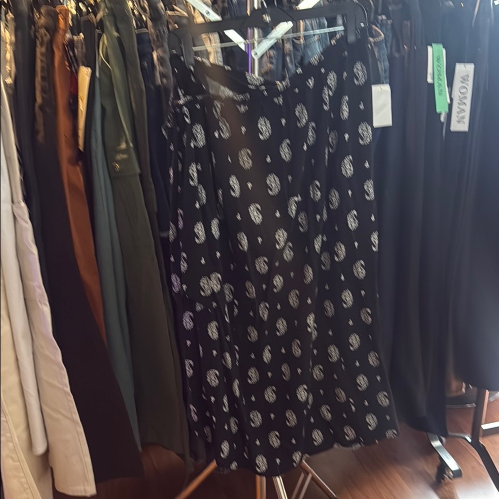 Black and White Paisley Skirt - Picture 2 of 4